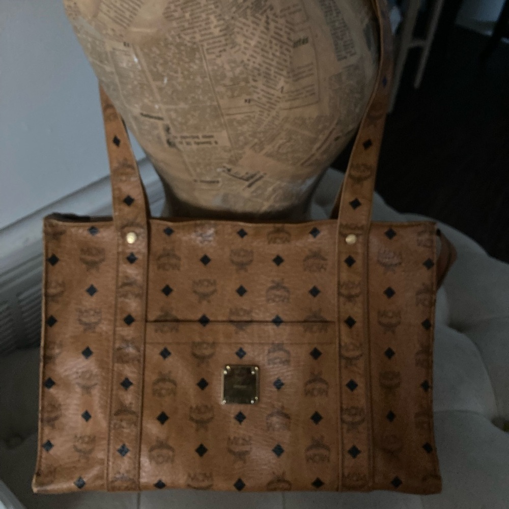 MCM Tan and Black visetos monogram large carry all tote/shoulder bag EUC